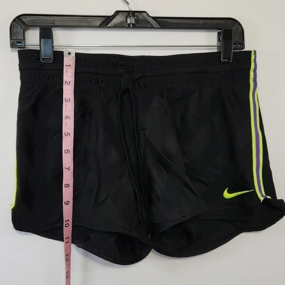 Nike Dri-Fit Black Green Neon Strip Girls Sportwear Activewear Shorts Size S+